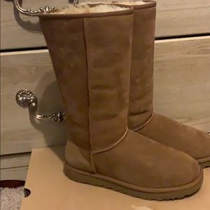 PRICE DROP✨Ugg classic tall ll boot